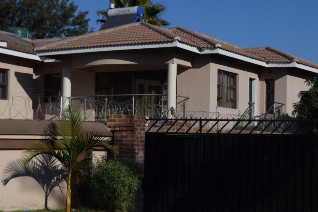 Villa Prince ฮาราเร ภายนอก รูปภาพ